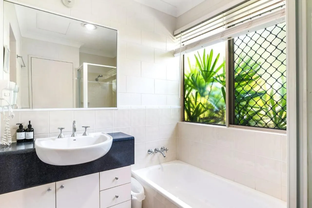 Stay At The Albatross Kewarra Beach 0*,  Australia