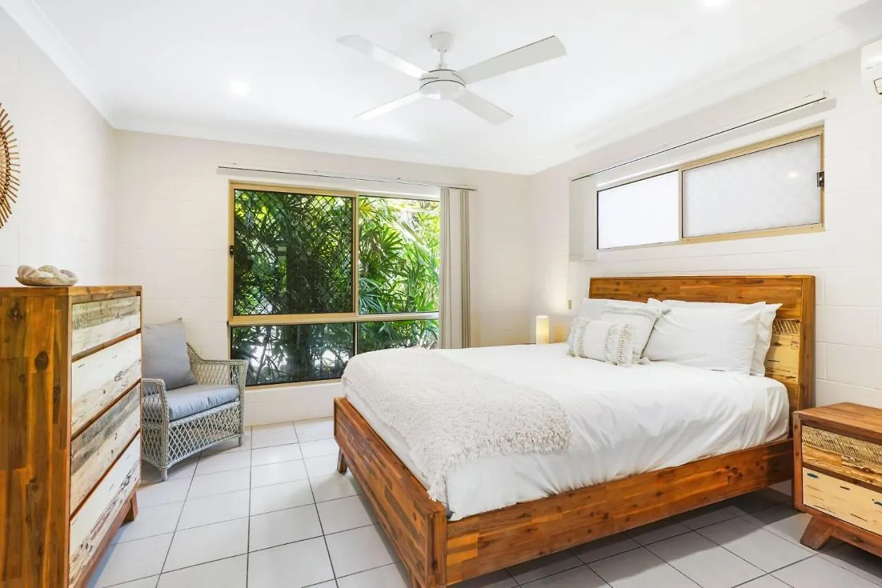 Holiday home Stay At The Albatross Kewarra Beach Australia